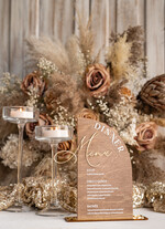 Menu rustykalne drewniane menu na stół weselny, rustykalne menu na stol weselny, złote napisy na menu weselnym, drewniana karta dań, rustykalna karta dan1