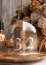 Numery na stół Akryl eleganckie numerki na stół weselny, akrylowe numery na stół weselny, złote numerki na stoły weselne, numeracja stolow na weselu, numerki na stol weselny glamour0