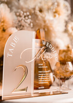 Numery na stół Akryl Zestaw na stół weselny złote numerki na stoły weselne, elegancka i nowoczesna forma karty dań na weselu, menu weselne ze szkła, numerek i menu razem 20