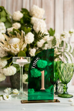 Numery na stół Akryl zielone numerki na stoły weselne, elegancka i nowoczesna forma karty dań na weselu, akrylowe zielone menu weselne, 6