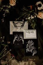 Zaproszenia ślubne Indywidualne Zaproszenia ns łub z czachami -Alternatywne Szokujace zaproszenia z Trupami na Ślub - Wasi goście Padną trupem - Zaproszenia na ślub w stulu halloween21