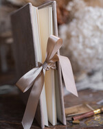 Księgi wpisów gości welurowe album na zdjecia i ksiega gosci, welurowa księga wpisów gości, złote imiona na okładce 3