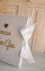 Księgi wpisów gości welurowe Szybka wysyłka księga wpisów gości, księga na życzenia zdjęcia polaroidy i fotobudki, welurowa księga wpisów gości biała ze złotymi napisami 8