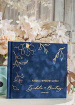 Księgi wpisów gości welurowe granatowa welurowa ksiega wpisow gości instax i instrukcja zestaw, aksamitna weselna księga gości, złote napisy na okładce, księga pamiątkowa na wesele i wpisy gosci weselnych4