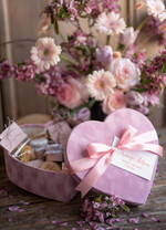 Prezenty, Podziękowania dla Rodziców Pudełka welurowe  podziękowania dla rodziców prezent welurowe serduszko ze słodkościami 0