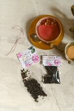 Podziękowania dla Gości Weselnych Saszetki personalizowane podziękowania dla gości weselnych w postaci zielonej lub czarnej herbaty   1