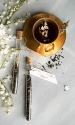 Podziękowania dla Gości Weselnych Fiolki ślubne podziękowania dla gości w postaci herbaty zapewnią miłe chwilę   0