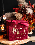 Pudełko na koperty  glamour Personalizowana bordowa welurowa kopertówka ze złotymi napisami, bordowy cieniowany welur, pudełko na koperty, pomysł na pudełko na pieniądze podczas wesela1