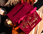 Pudełko na koperty  glamour Personalizowana bordowa welurowa kopertówka ze złotymi napisami, bordowy cieniowany welur, pudełko na koperty, pomysł na pudełko na pieniądze podczas wesela10