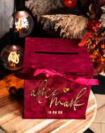 Pudełko na koperty  glamour Personalizowana bordowa welurowa kopertówka ze złotymi napisami, bordowy cieniowany welur, pudełko na koperty, pomysł na pudełko na pieniądze podczas wesela5