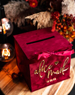 Pudełko na koperty  glamour Personalizowana bordowa welurowa kopertówka ze złotymi napisami, bordowy cieniowany welur, pudełko na koperty, pomysł na pudełko na pieniądze podczas wesela6