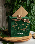 Pudełko na koperty  glamour Personalizowana zielona welurowa kopertówka ze złotymi napisami, ciemnozielony cieniowany welur, pudełko na koperty, pomysł na pudełko na pieniądze podczas wesela0