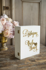 Pudełko na koperty  glamour  ślubna biała skrzynka na koperty błyszczące złote litery kopertówka z waszymi imionami2