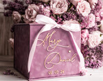 Pudełko na koperty  glamour Elegancka welurowa kopertówka ze złotymi napisami, lawendowy cieniowany welur, pudełko na koperty, fioletowa kopertówka na koperty od gosci weselnych 0