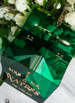 Pudełko na koperty  glamour zielona akrylowa kopertówka na koperty, pudełko na koperty przezroczyste z pleksy, pomysł na pudełko na koperty na weselu, akrylowe pudełko na koperty 1