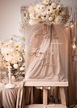 Plany stołów na pleksie - akryl Tablica powitalna slubna glamour, elegancka powitalna plansza ze złotymi literami, rama powitanie na weselu plansza powitalna na pleksie ze zlotymi literami1