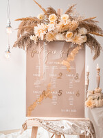 Plany stołów na pleksie - akryl złoty plan stołów, plansza powitanie gości i plan stołów w jednym, akrylowy plan stołów, nowoczesna plansza usadzenia gości, plan stołów w stylu glamour1