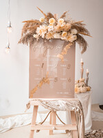 Plany stołów na pleksie - akryl złoty plan stołów, plansza powitanie gości i plan stołów w jednym, akrylowy plan stołów, nowoczesna plansza usadzenia gości, plan stołów w stylu glamour6