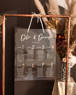 Plany stołów na pleksie - akryl plansza powitanie gości i plan stołów w jednym, akrylowy plan stołów, nowoczesna plansza usadzenia gości, plan stołów w stylu glamour1