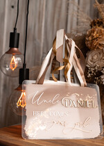 Dekoracje Sali weselnej/Dodatki do Zdjęć tabliczki z napisami  gadżety ślubnetabliczka z dowolnym napisem dekoracyjna tabliczka sali weselnej, tabliczka do powieszenia na sali weselnej, tabliczka z pleksy malowana na beżowo10