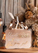 Dekoracje Sali weselnej/Dodatki do Zdjęć tabliczki z napisami  gadżety ślubnetabliczka z dowolnym napisem dekoracyjna tabliczka sali weselnej, tabliczka do powieszenia na sali weselnej, tabliczka z pleksy malowana na beżowo9