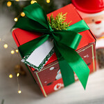 Prezenty indywidualne  zestawy z kubkiem i filiżanką super pomysł na prezent kubek Mikołaj, świąteczny kubek Mikołaj z pokrywką i łyżeczką. Prezenty pod choinkę dla mamy, prezent pod choinkę dla siostry11