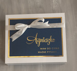 Prezenty dla świadków boxy prezentowy dla Świadkowej, prośba o świadkowanie  prezent dla druhny, pomysł na prezent dla świadkowej, Box prezentowy dla świadkowej z granatowym szlafrokiem, zestaw prezentowy dla druhny6