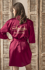 Prezenty dla świadków boxy prezentowe dla Świadkowej, prośba o świadkowanie  czy zostaniesz moją świadkową pomysł na prezent dla świadkowej, Box prezentowy dla świadkowej z bordowym szlafrokiem, zestaw prezentowy dla druhny12