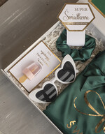 Prezenty dla świadków boxy prezentowy dla Świadkowej, prośba o świadkowanie  prezent dla świadkowej, pomysł na prezent dla świadkowej, Box prezentowy dla świadkowej z zielonym szlafrokiem, zestaw prezentowy dla druhny4