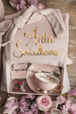 Prezenty dla świadków boxy prezentowy dla Świadkowej, prośba o świadkowanie  Welurowy Szlafrok dla Świadkowej Prośba o świadkowanie zestaw Różowa Boho filiżanka z łyżeczką3