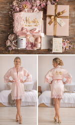 Prezenty dla świadków boxy prezentowy dla Świadkowej, prośba o świadkowanie  różowy satynowy szlafrok z koronką pomysł na prośbę o świadkowanie4