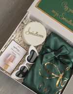 Prezenty dla świadków boxy prezentowe dla Świadkowej, prośba o świadkowanie  prezent dla świadkowej, pomysł na prezent dla świadkowej, Box prezentowy dla świadkowej z zielonym szlafrokiem, zestaw prezentowy dla druhny3