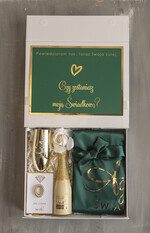 Prezenty dla świadków boxy prezentowe dla Świadkowej, prośba o świadkowanie  czy zostaniesz moją świadkową pomysł na prezent dla świadkowej, Box prezentowy dla świadkowej z zielonym szlafrokiem, zestaw prezentowy dla druhny1