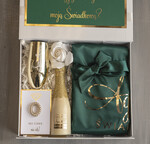 Prezenty dla świadków boxy prezentowy dla Świadkowej, prośba o świadkowanie  czy zostaniesz moją świadkową pomysł na prezent dla świadkowej, Box prezentowy dla świadkowej z zielonym szlafrokiem, zestaw prezentowy dla druhny8