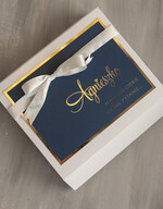 Prezenty dla świadków boxy prezentowy dla Świadkowej, prośba o świadkowanie  prezent dla druhny, pomysł na prezent dla świadkowej, Box prezentowy dla świadkowej z granatowym szlafrokiem, zestaw prezentowy dla druhny15