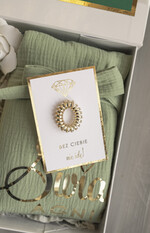 Prezenty dla świadków boxy prezentowe dla Świadkowej, prośba o świadkowanie  prezent dla druhny, pomysł na prezent dla świadkowej, Box prezentowy dla świadkowej z granatowym szlafrokiem, zestaw prezentowy dla druhny6