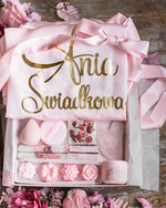 Prezenty dla świadków boxy prezentowe dla Świadkowej, prośba o świadkowanie  Satynowy Szlafrok ze Złotym Napisem Prezent dla Świadkowej kamien gua sha - Prośba o świadkowanie3