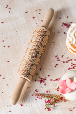 Prezenty dla Babci i Dziadka Prezenty dla Babci Prezent Dla Babci Zestaw w Welurowym pudełku Przepisnik Kuchenny grawerowany walek i czekoladki8