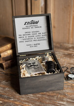 Prezenty dla Babci i Dziadka Prezenty dla Dziadka Prezent na dzień Dziadka grawerowana piersiówka  w Skrzynce Zyczenia dla dziadka w środku2