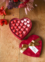 Walentynki prezent na walentynki dla Niej   prezent dla niej welurowe pudełko z mydełkami w kształcie serca   2