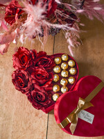 Walentynki prezent na walentynki dla Niej   pomysł na prezent dla narzeczonej na walentynki welurowe pudełko z różami i czekoladkami 1