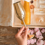 Prezenty dla Mamy zestawy w welurowych i ozdobnych pudełkach  Uroczy Pomysł na prezent z okazji dnia mamy, Złoty kieliszek i brokatowa butelka Zestaw Prezentowy dla Mamy z zyczeniami4