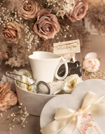 Prezenty dla Mamy zestawy w welurowych i ozdobnych pudełkach  prezent dla Mamy czekoladki, prezent na dzień mamy filiżanka z zaparzaczem, prezent dla mamy w ozdobnym pudełku2