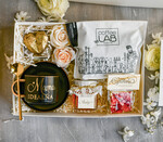 Prezenty dla Mamy zestawy w welurowych i ozdobnych pudełkach  Zestaw Prezentowy na Dzień Mamy - Box Upomienk Kubek z napisem Mama doskonała życzenia1