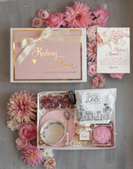 Prezenty dla Mamy zestawy w welurowych i ozdobnych pudełkach  Filiżanka z kwiatkami prezent urodzinowy dla Mamy, Fajne pomysły na prezent z okazji Dnia Mamy, co kupić na Dzień Mamy, box prezentowy dla mamy0