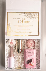 Prezenty dla Mamy zestawy w welurowych i ozdobnych pudełkach  Białe pudełko prezentowe z dedykacją dla Mamy, pomysł na prezent z okazji Dnia Mamy zloty kieliszek i cukierki Lindor truskawkowe0