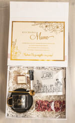 Prezenty dla Mamy zestawy w welurowych i ozdobnych pudełkach  elegancki prezent na dzień mamy zestaw kawowych przyjemności, box prezentowy dla mamy z filiżanką, pomysł na prezent z okazji dnia Mamy, filiżanka z napisem Mama0
