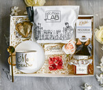 Prezenty dla Mamy zestawy w welurowych i ozdobnych pudełkach  Zestaw Prezentowy na Dzień Mamy - Box Upomienk Kubek z napisem Mama doskonała życzenia1