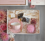 Prezenty dla Mamy zestawy w welurowych i ozdobnych pudełkach  Wyjątkowe prezenty dla Mamy, zastawy prezentowe z filiżanką dla mamy, box z okazji dnia mamy z różową filiżanką, pomysł co dać mamie na urodziny, prezenty na dzień mamy1