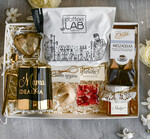 Prezenty dla Mamy zestawy w welurowych i ozdobnych pudełkach  Zestaw Prezentowy na Dzień Mamy - Box Upomienk Kubek z napisem Mama doskonała życzenia1